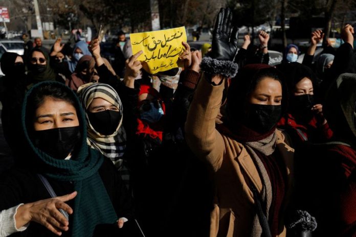 dozens-protest-in-afghan-capital-after-taliban-close-universities-to-women