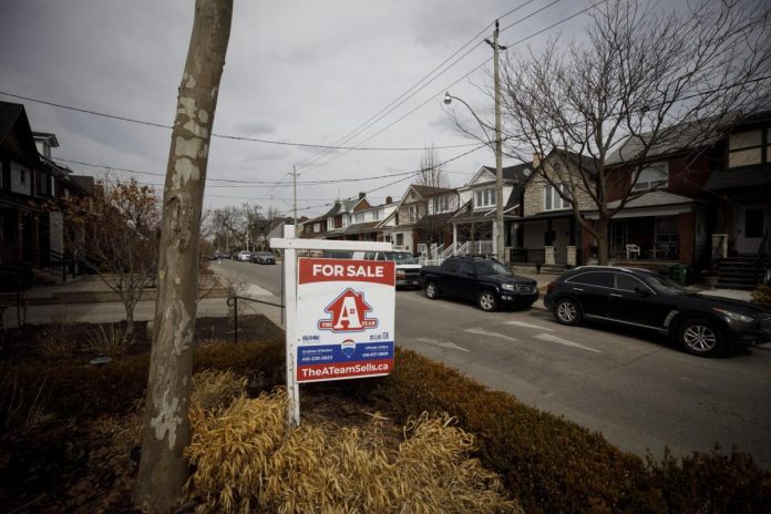 canada-home-prices-see-record-drop-as-high-rates-hit-buyers