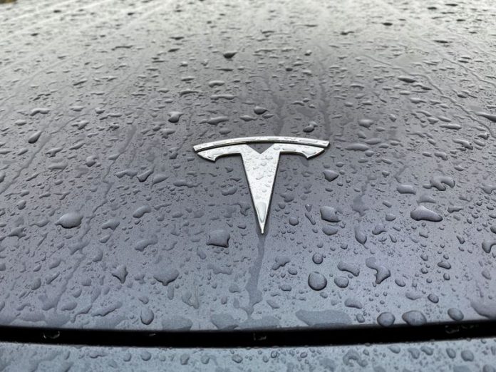 lawyers-who-sued-tesla-board-for-excess-pay-want-$10,000-an-hour