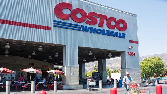 costco-stock-climbs-after-earnings-beat,-$15-dividend-payout;-analysts-raise-price-targets